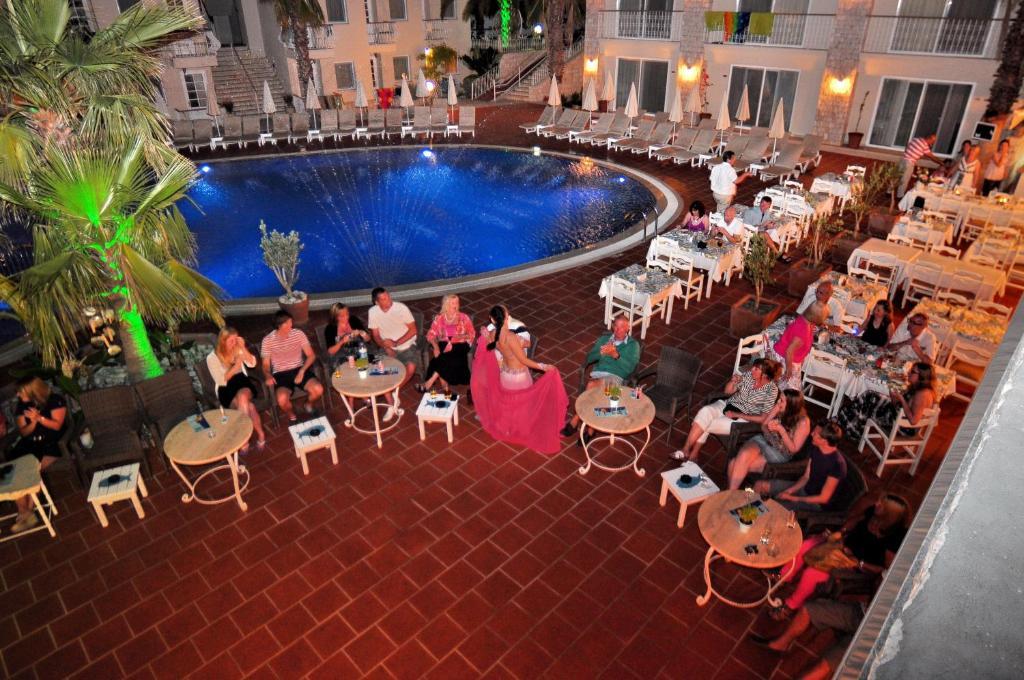 The Blue Lagoon Deluxe Hotel โอลลุนเดนิซ ภายนอก รูปภาพ