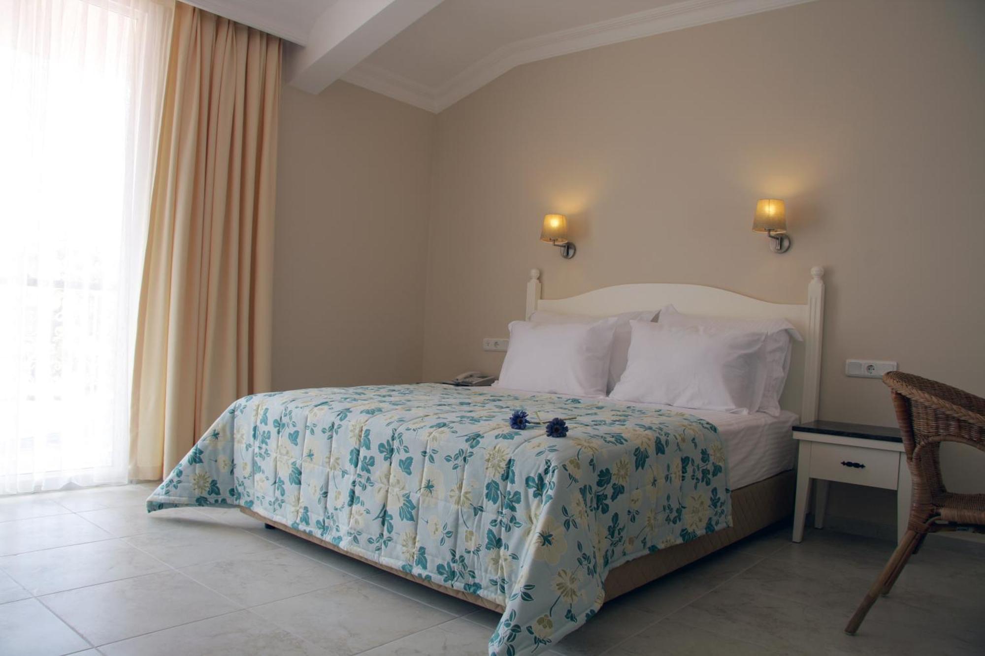 The Blue Lagoon Deluxe Hotel โอลลุนเดนิซ ภายนอก รูปภาพ