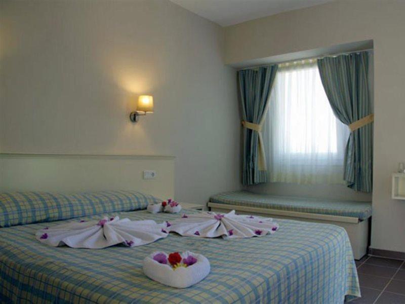 The Blue Lagoon Deluxe Hotel โอลลุนเดนิซ ภายนอก รูปภาพ